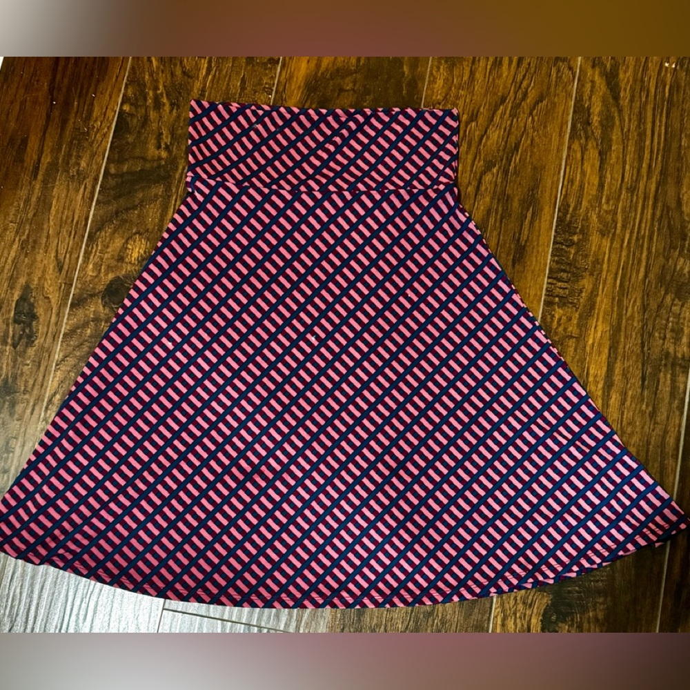 Like brand new! Only worn once. Small Lularoe skirt with fold over waist